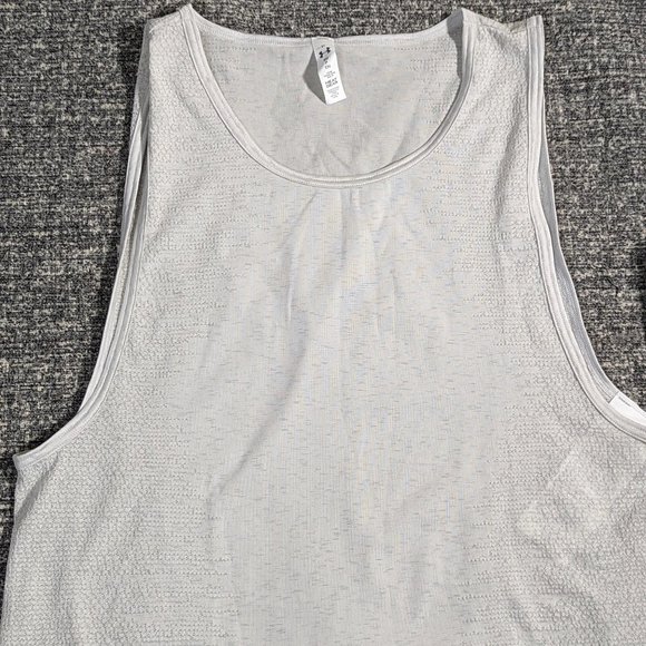Under Armour exercise Tank Top - Picture 5 of 11